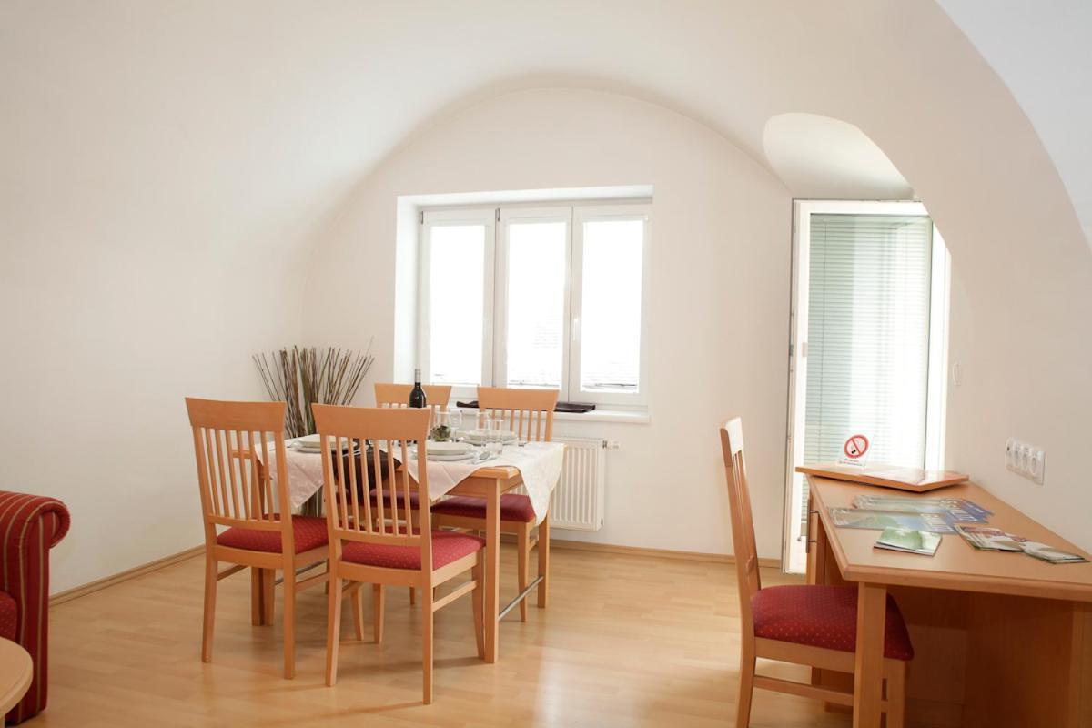 Raiffeisenhof Appartements Ehrenhausen Exterior photo